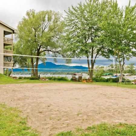Magog Waterfront Condo Экстерьер фото