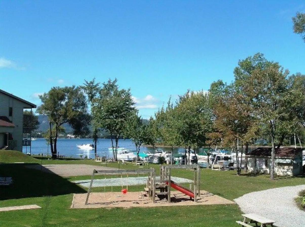 Magog Waterfront Condo Экстерьер фото