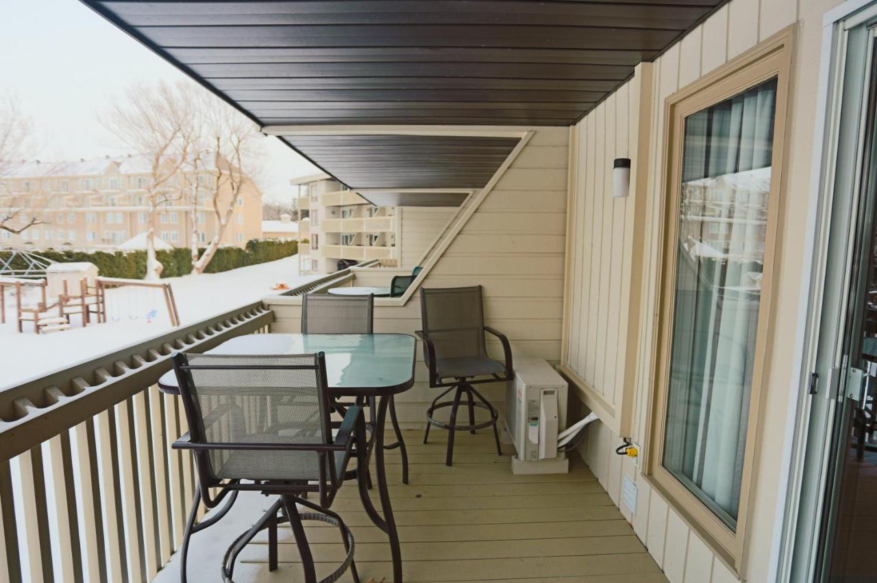 Magog Waterfront Condo Экстерьер фото