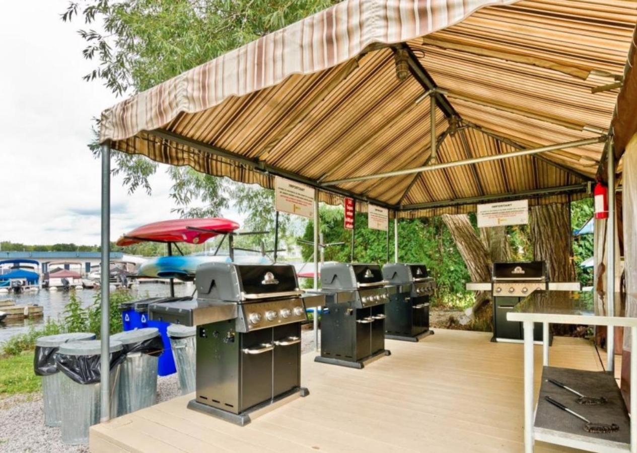 Magog Waterfront Condo Экстерьер фото