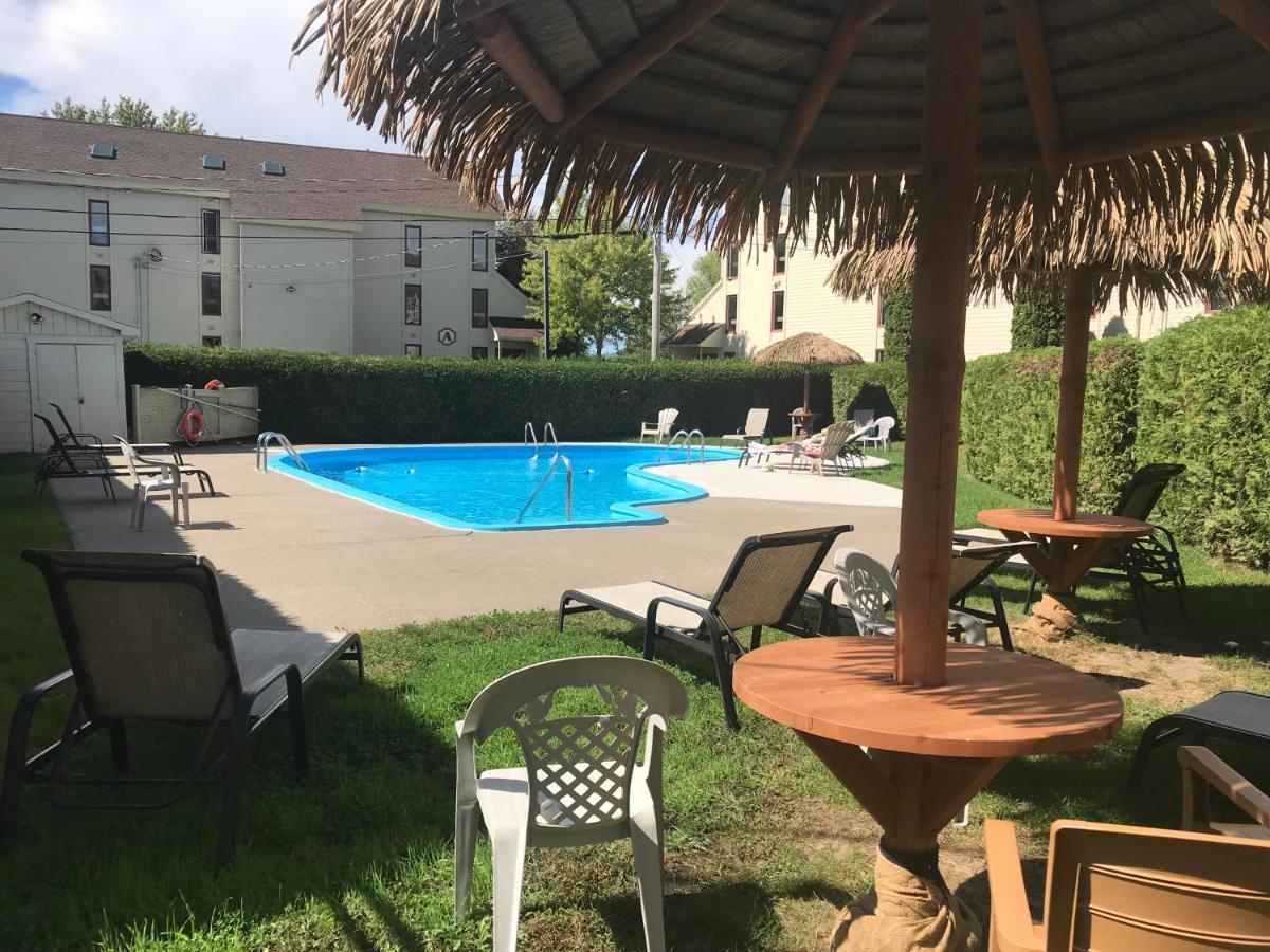 Magog Waterfront Condo Экстерьер фото