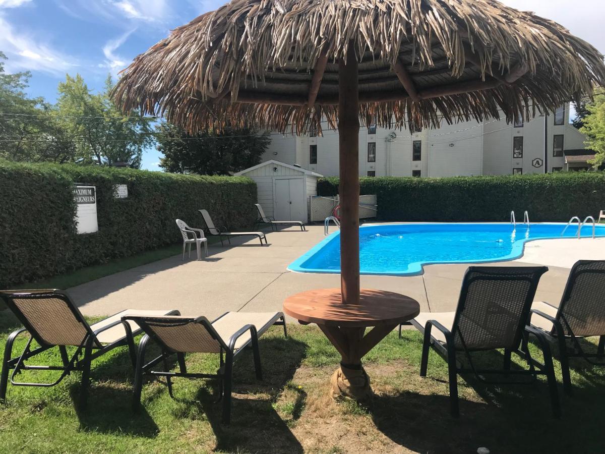 Magog Waterfront Condo Экстерьер фото