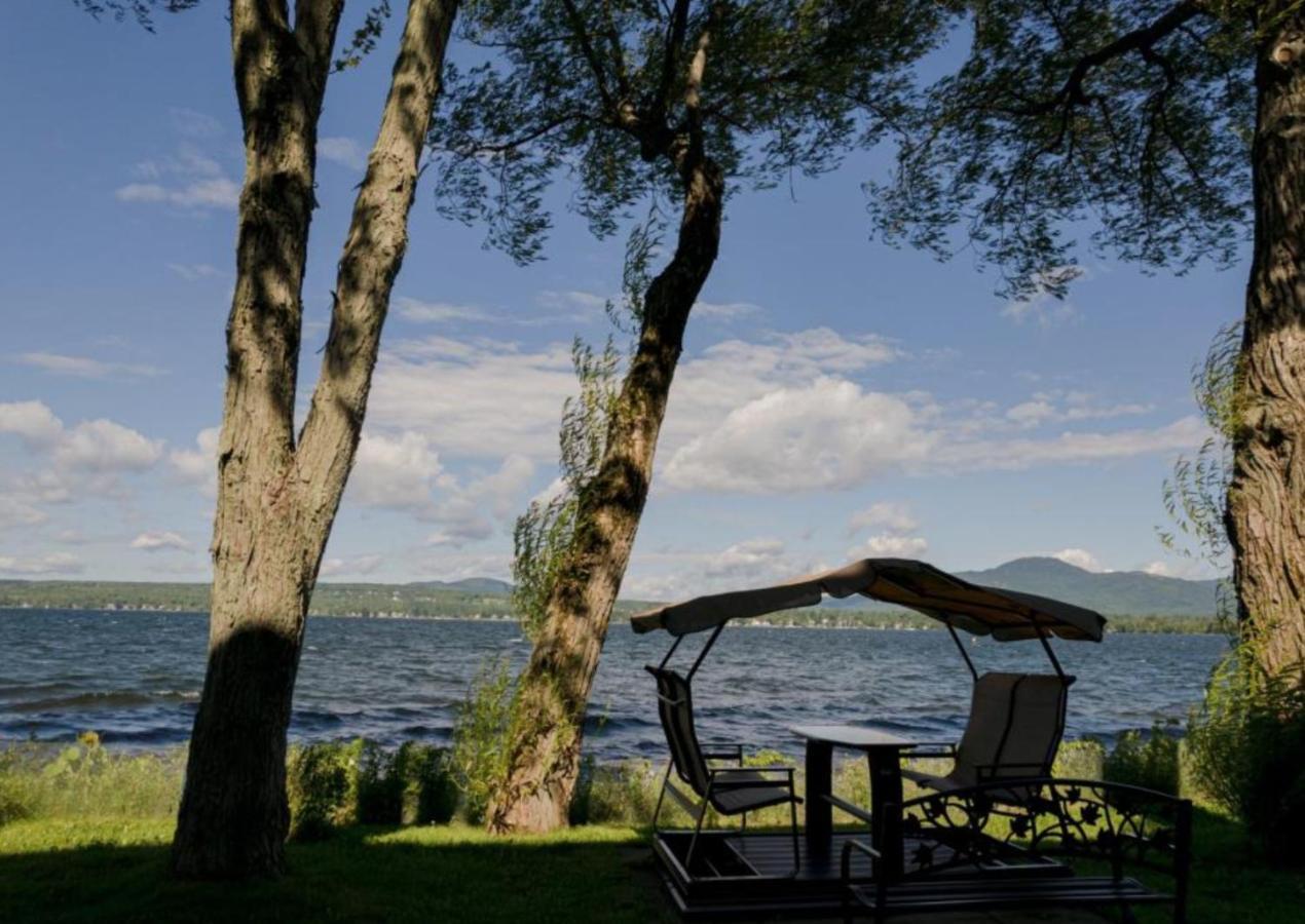 Magog Waterfront Condo Экстерьер фото