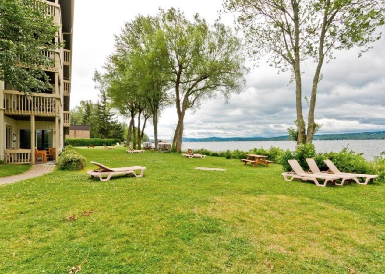 Magog Waterfront Condo Экстерьер фото